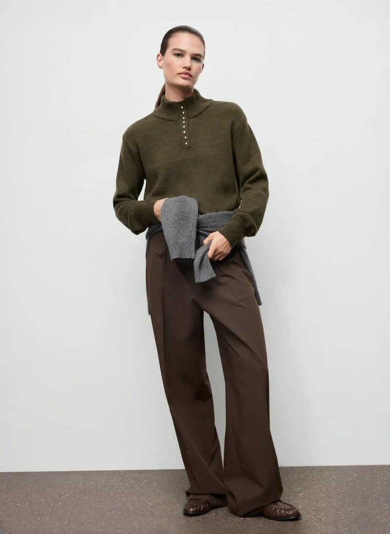 مانجو كنزة بياقة بيركنز مع أزرار