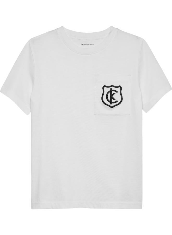كالفن كلاين جينز تيشيرت بياقة دائرية وجيب بشعار للأطفال