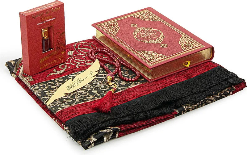 İhvan Online Ihvan Online English Translation Medina Calligraphy Quran and Prayer Rug Set Red