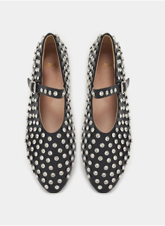 Styli Embellished Round Toe Shoes with Buckle