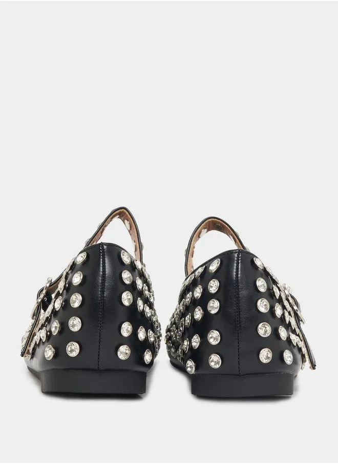 Styli Embellished Round Toe Shoes with Buckle