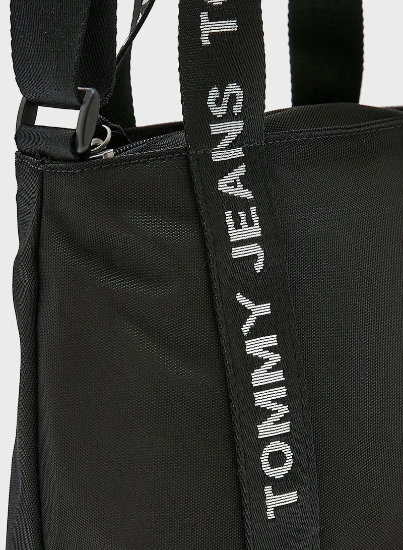 TOMMY JEANS Essential Medium Crossbody Bag