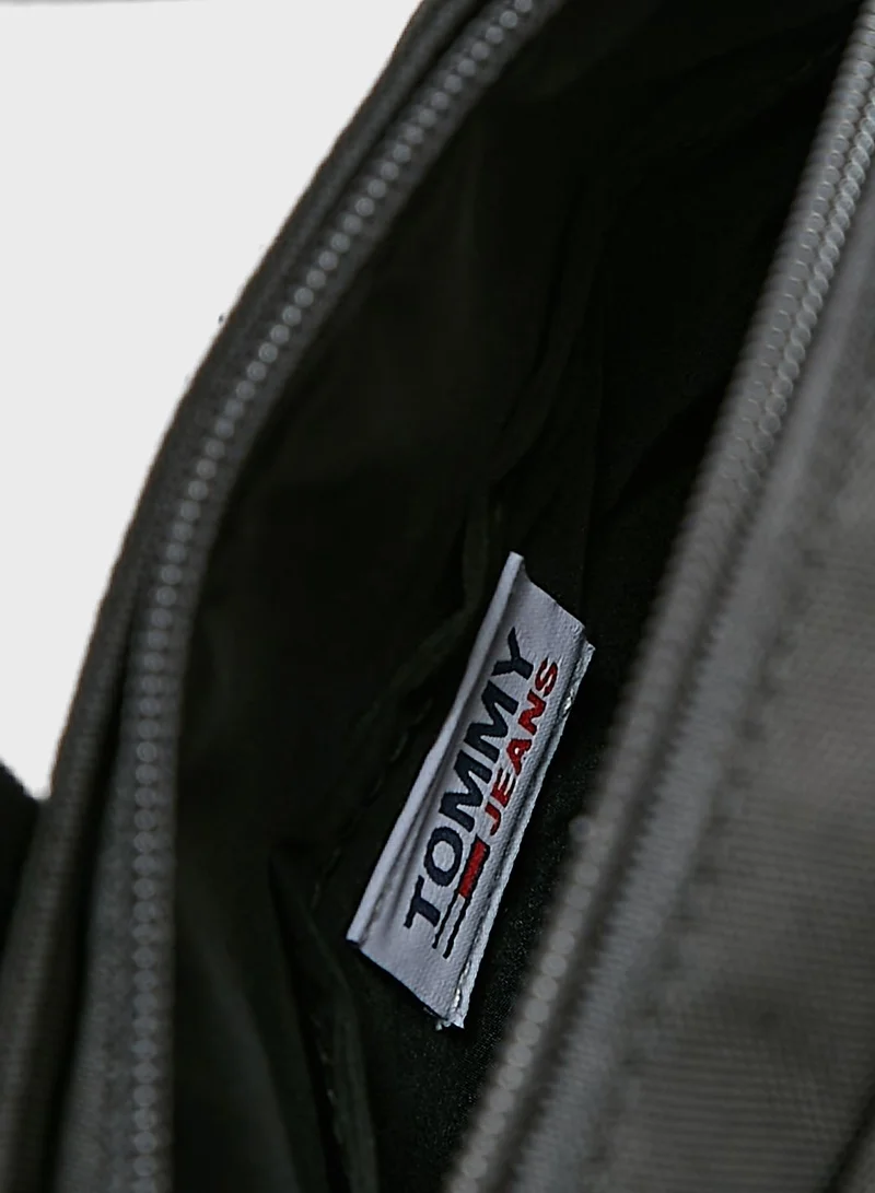 TOMMY JEANS Essential Medium Crossbody Bag