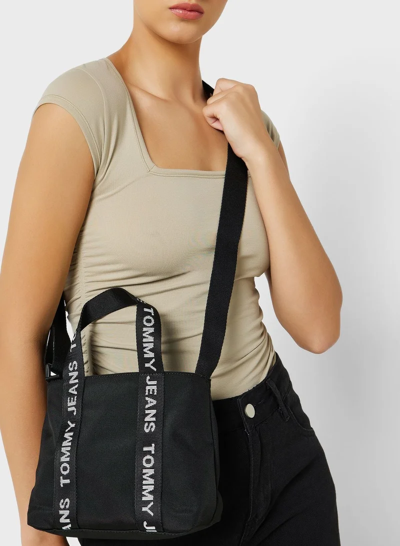 TOMMY JEANS Essential Medium Crossbody Bag