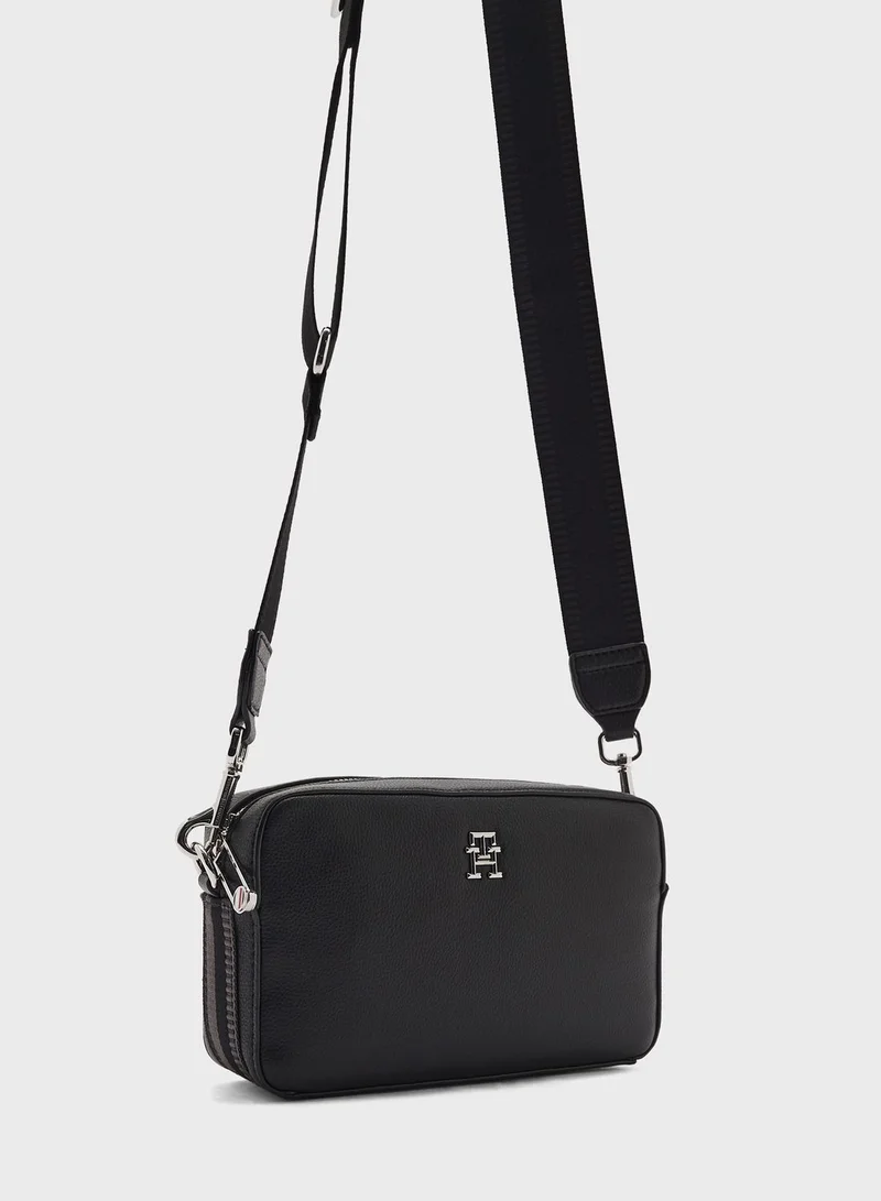 TOMMY HILFIGER Essential Zip Around Crossbody