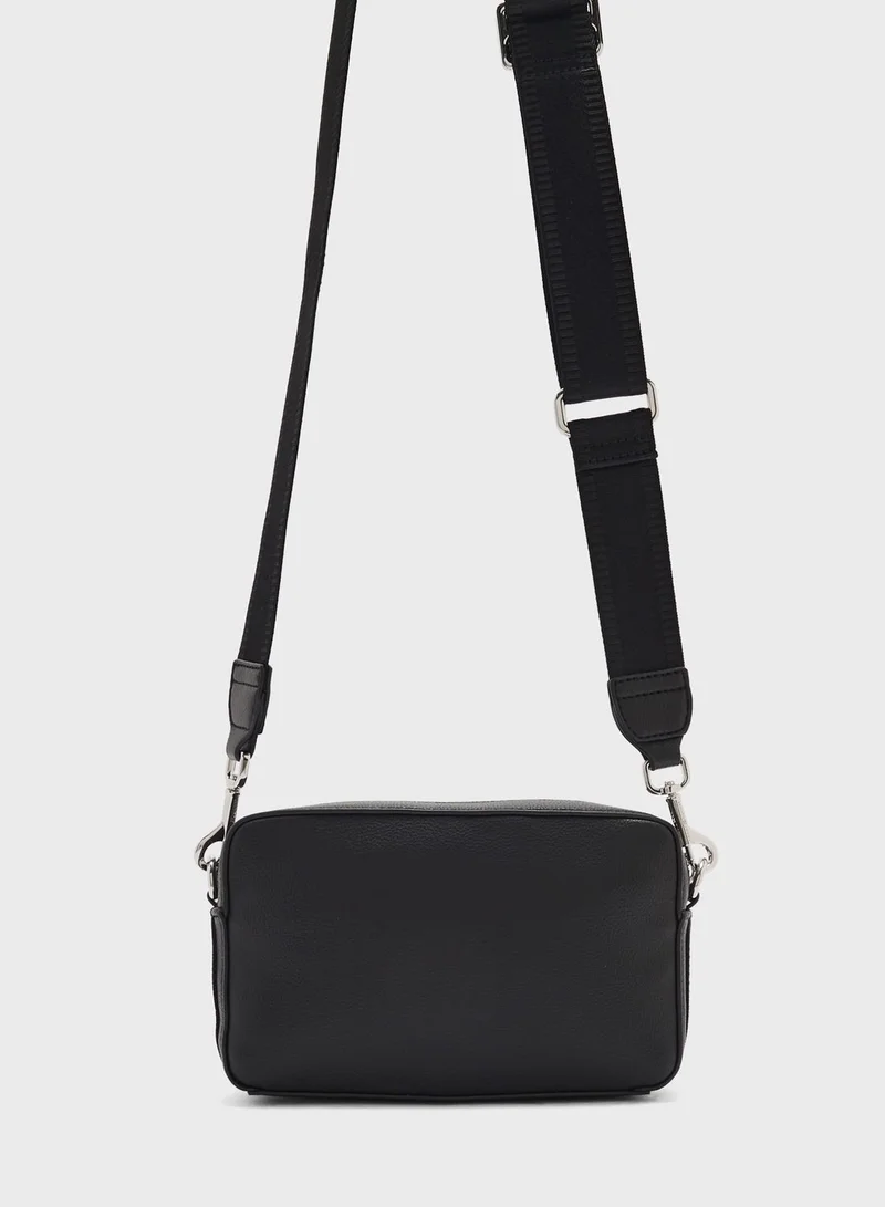 TOMMY HILFIGER Essential Zip Around Crossbody