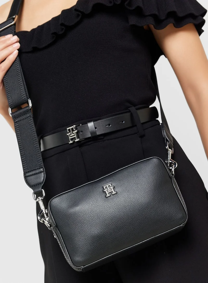 TOMMY HILFIGER Essential Zip Around Crossbody