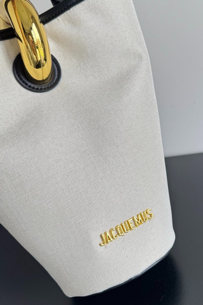 JACQUEMUS Leather petit Bambola bucket bag with crossbody strap - Image 5