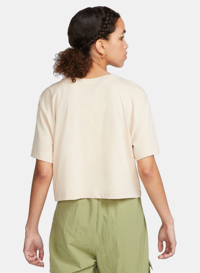 Nike Women's Nike Sportswear Tee Essential Crop Icon Futura - Image 2
