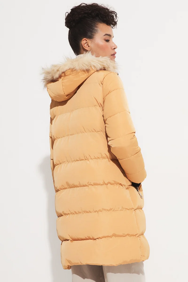 جون Women's Coat