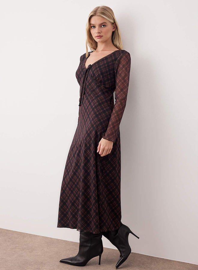 trendyol Multicolored Plaid Printed Maxi Knitted Dress with TieUp Detail - Image 2