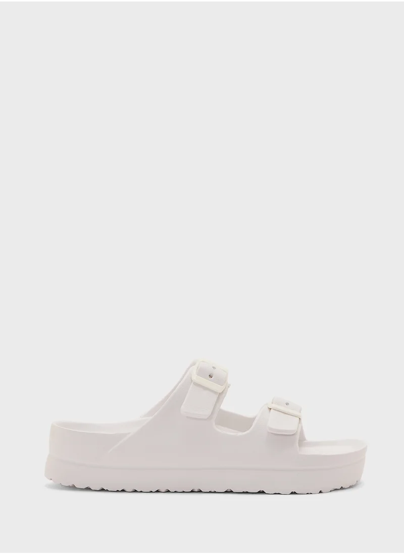 ترافل من نمشي Double Buckle Strap Sandal