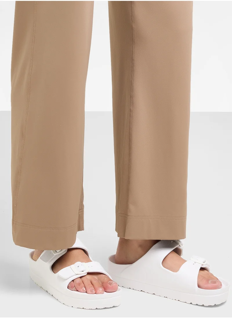ترافل من نمشي Double Buckle Strap Sandal