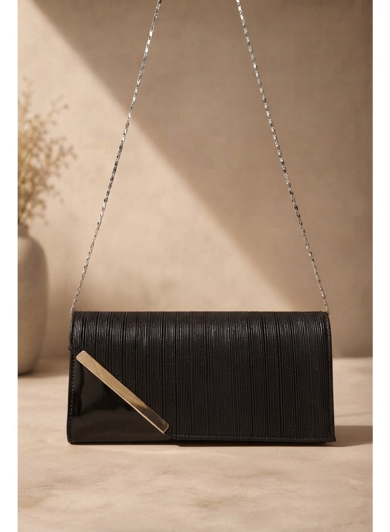 Vbranda Elegant and sleek, this structured evening clutch features VS-43-BLACK - Image 1