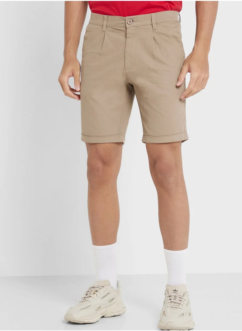 سفنتي فايف Men Solid Mid-Rise Regular Shorts