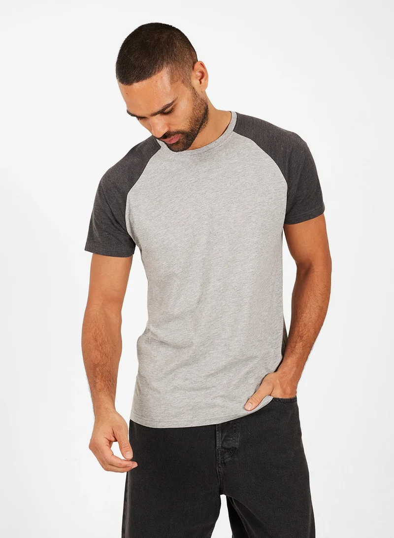BRAVE SOUL MENS CREW NECK TSHIRT WITH CONTRAST