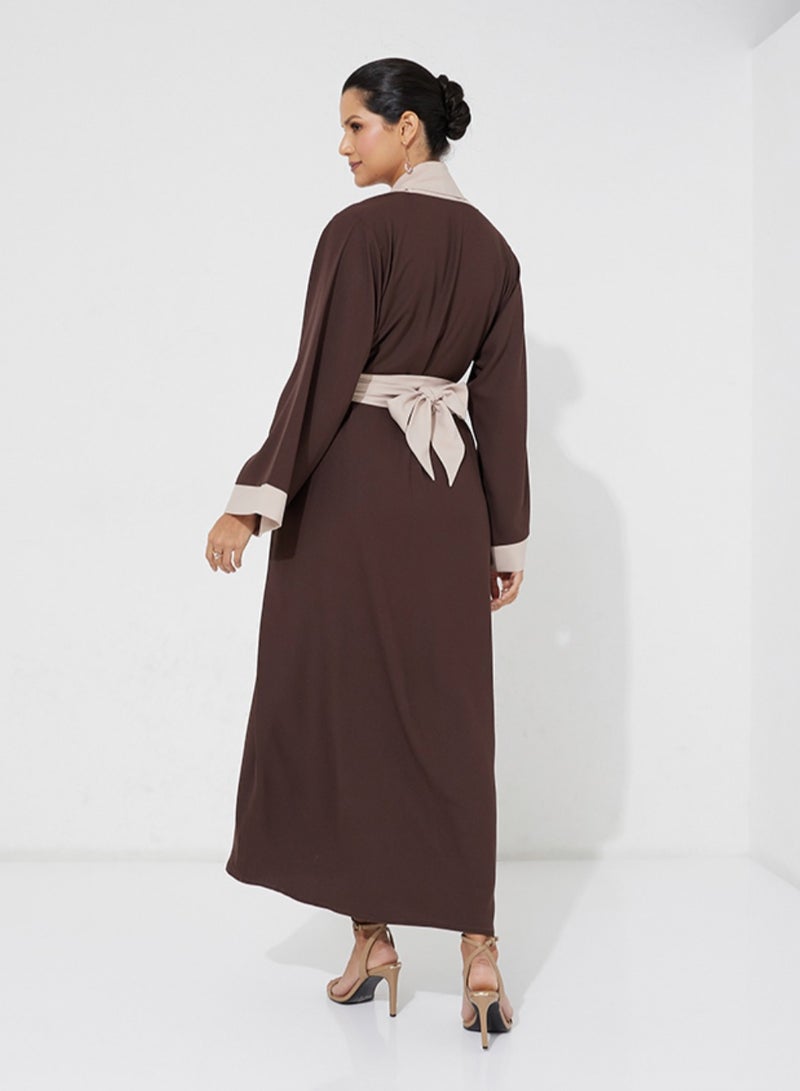 Rosette Abaya Stylish abaya with Beige Line design - Image 3