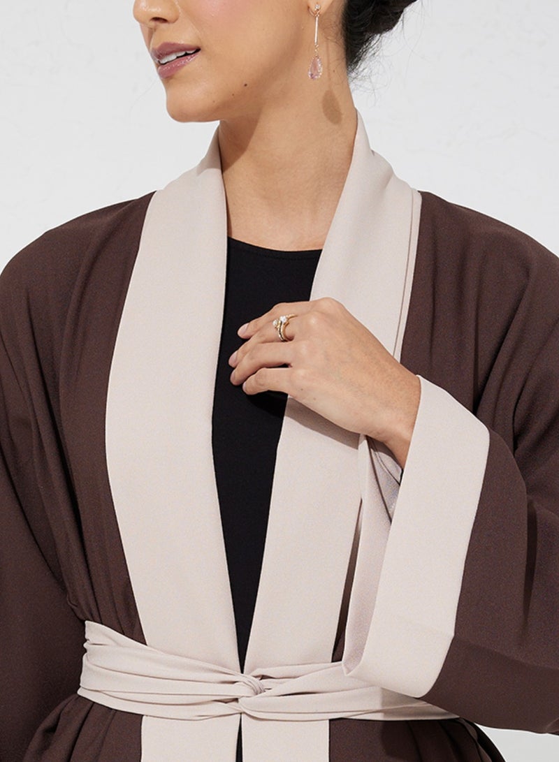 Rosette Abaya Stylish abaya with Beige Line design - Image 2