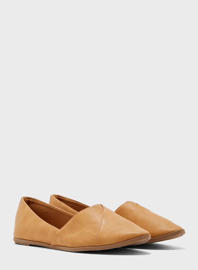 STEVE MADDEN Dion Casual Slip On