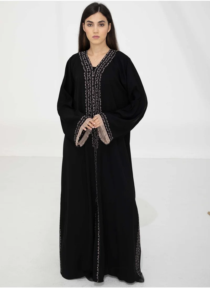 أم سكوير فاشن Black Nida Abaya with Contrast Threadwork & Plan Black Headscarf