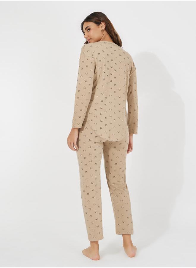 Smile Print Curved Hem Top & Pyjama Set - pzsku/Z1FF4883E1157E2D4B6AAZ/45/_/1723796180/8f8a8b53-a5de-42c2-82bf-cc8230f6445f