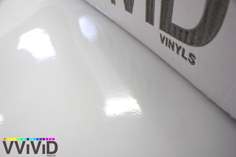 VViViD لفائف فينيل بلمسة طلاء واقعية عالية اللمعان باللون الأبيض من VViViD مع تقنية تحرير الهواء VViViD XPO (1 قدم × 5 أقدام) - Image 5