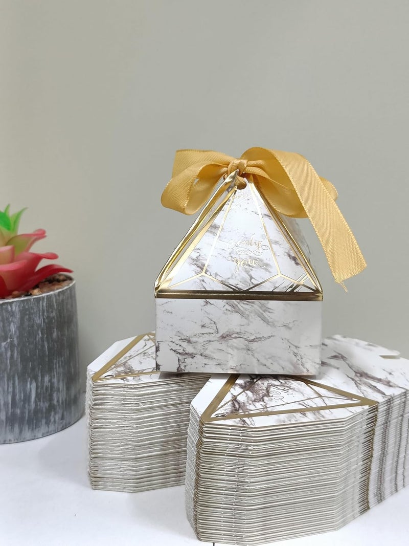 VRB Dec 40 قطعة صناديق هدايا صغيرة على شكل ماسة للتغليف / صناديق هدايا للتقديم، صناديق هدايا فارغة، هدايا العودة، الشوكولاتة، الفواكه المجففة، هدايا الزفاف والبوغا. (40 قطعة بيضاء مع شريط) - Image 1