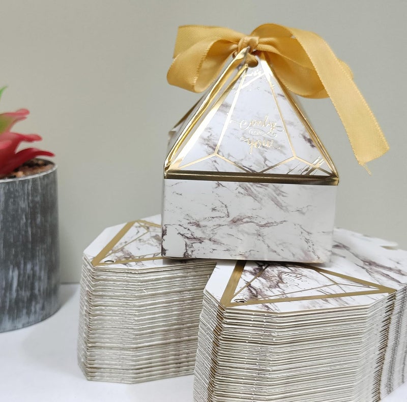 VRB Dec 40 قطعة صناديق هدايا صغيرة على شكل ماسة للتغليف / صناديق هدايا للتقديم، صناديق هدايا فارغة، هدايا العودة، الشوكولاتة، الفواكه المجففة، هدايا الزفاف والبوغا. (40 قطعة بيضاء مع شريط) - Image 4