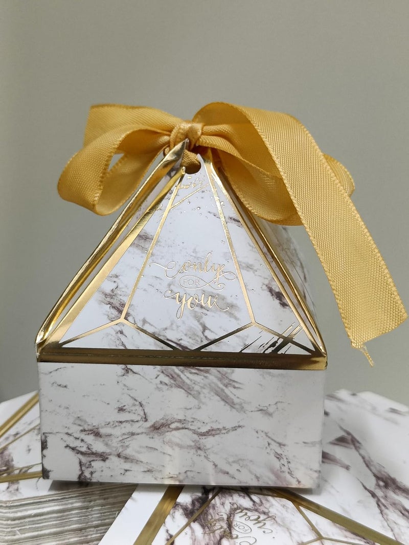 VRB Dec 40 قطعة صناديق هدايا صغيرة على شكل ماسة للتغليف / صناديق هدايا للتقديم، صناديق هدايا فارغة، هدايا العودة، الشوكولاتة، الفواكه المجففة، هدايا الزفاف والبوغا. (40 قطعة بيضاء مع شريط) - Image 3