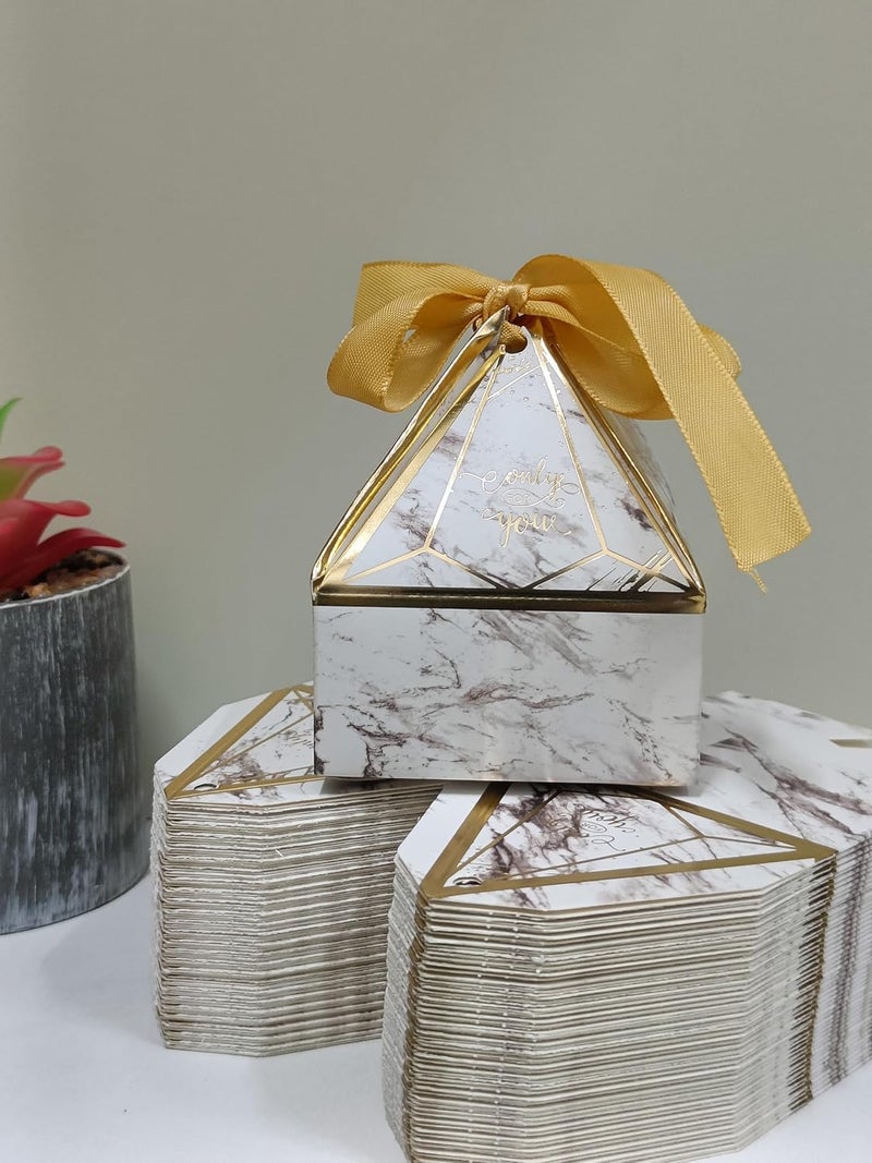 VRB Dec 40 قطعة صناديق هدايا صغيرة على شكل ماسة للتغليف / صناديق هدايا للتقديم، صناديق هدايا فارغة، هدايا العودة، الشوكولاتة، الفواكه المجففة، هدايا الزفاف والبوغا. (40 قطعة بيضاء مع شريط) - Image 2