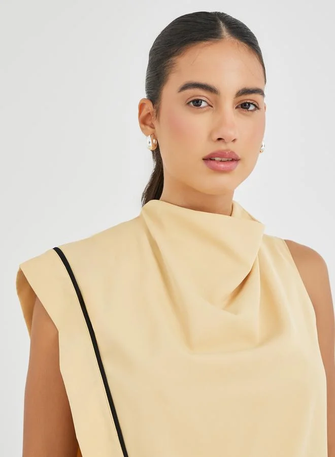 Styli Styli Solid Asymmetric Hem Sleeveless Top