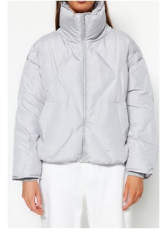 trendyol معطف مبطن رمادي كبير الحجم وطارد للماء وقابل للنفخ TWOAW24MO00146  - Image 3