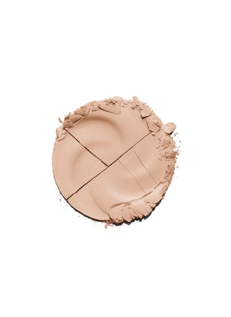 ايسنس Essence Mattifying Compact Powder 04