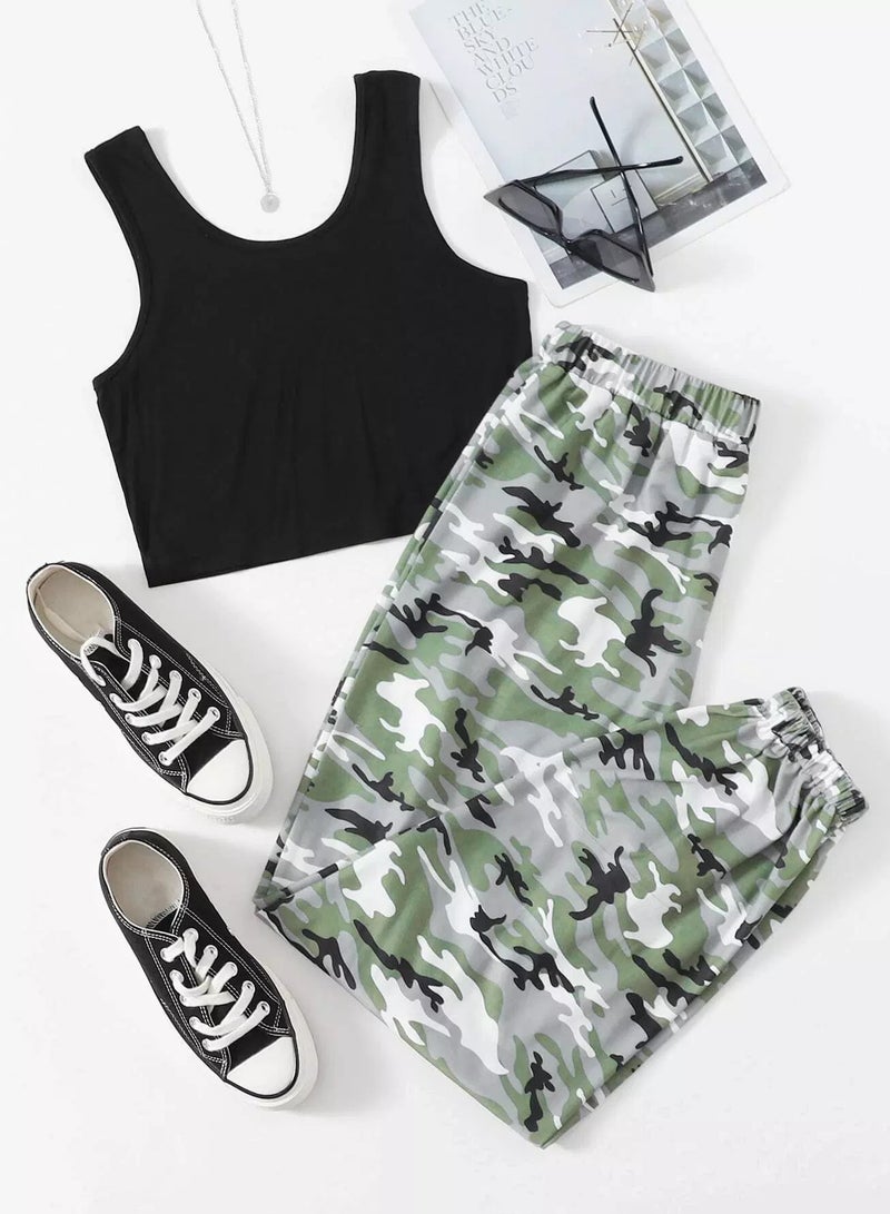 قميص داخلي قصير مع بنطال رياضي مموه - Image 1