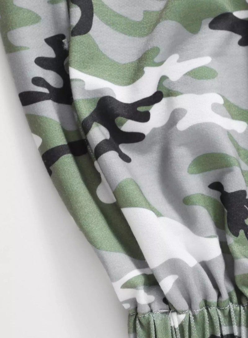 قميص داخلي قصير مع بنطال رياضي مموه - Image 4