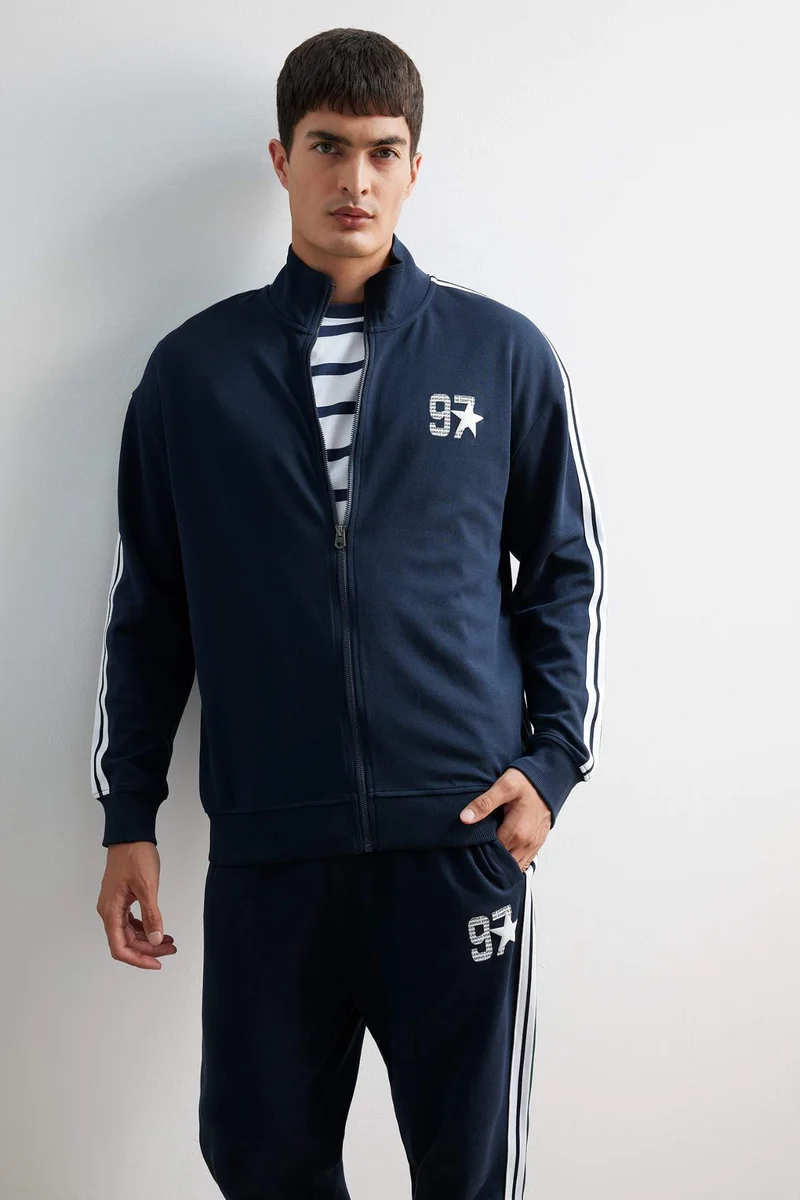 ديفاكتو Boxy Fit Printed Zippered Sweatshirt