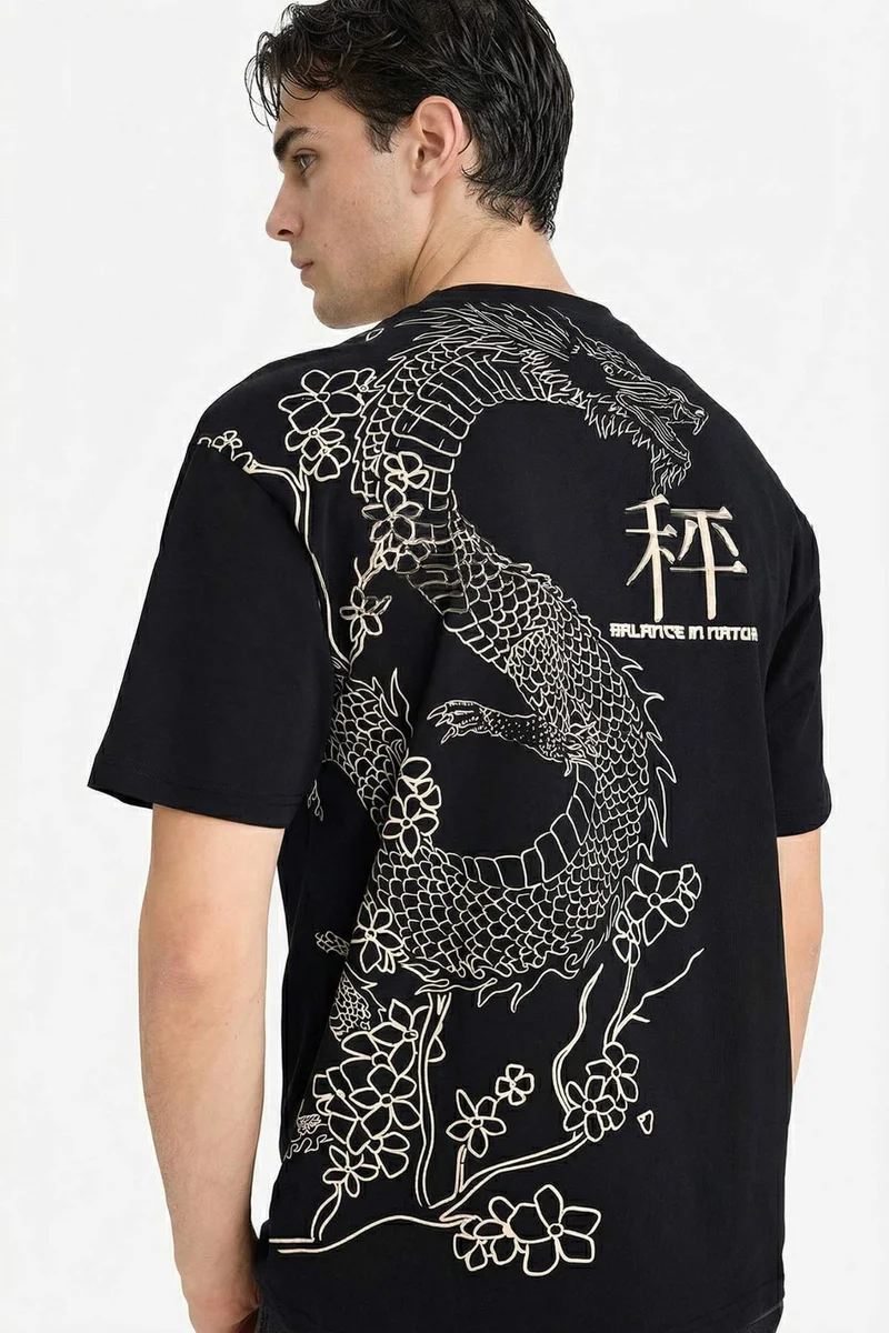 ديفاكتو Boxy Fit Crew Neck Short Sleeve T-Shirt