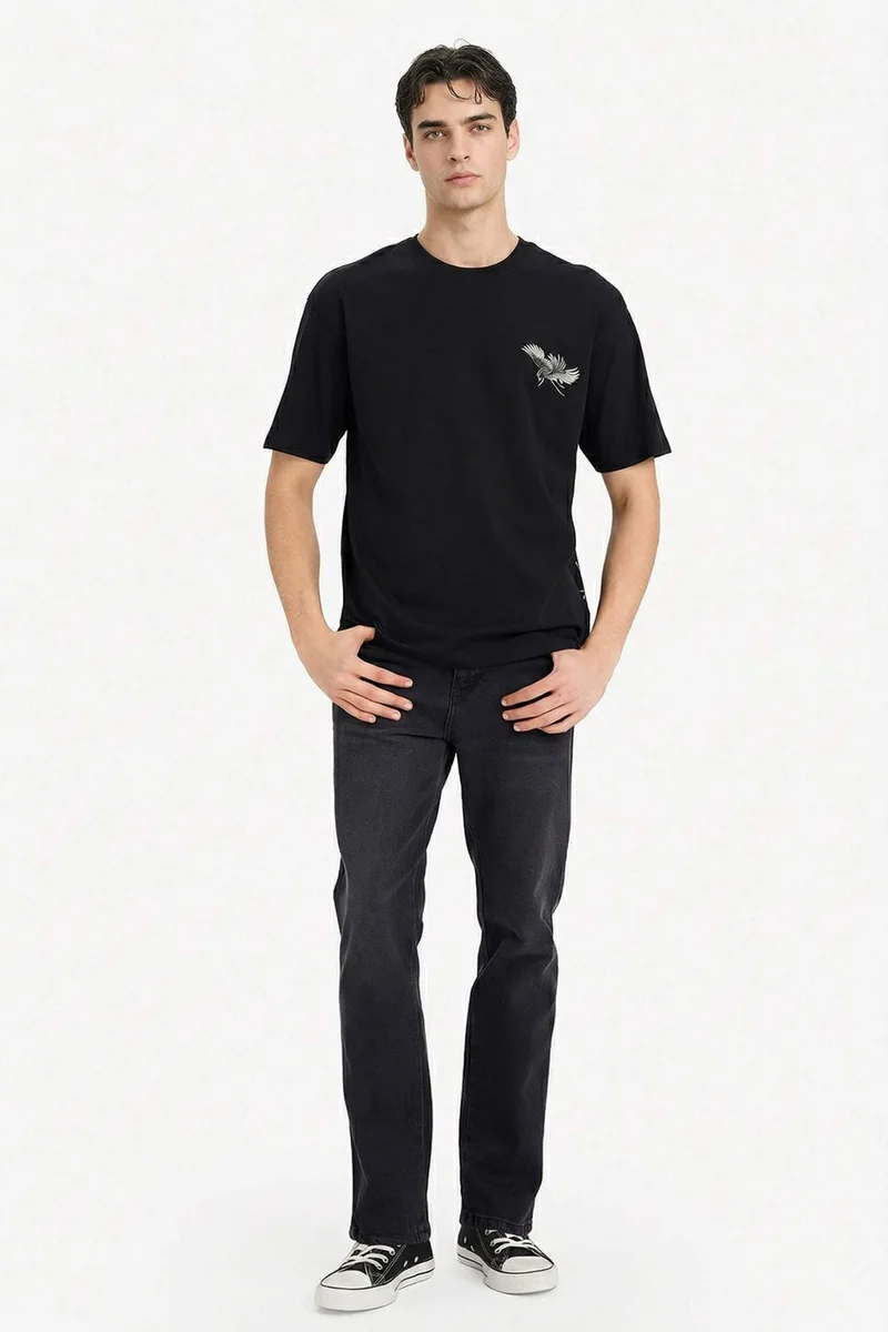 ديفاكتو Boxy Fit Crew Neck Short Sleeve T-Shirt