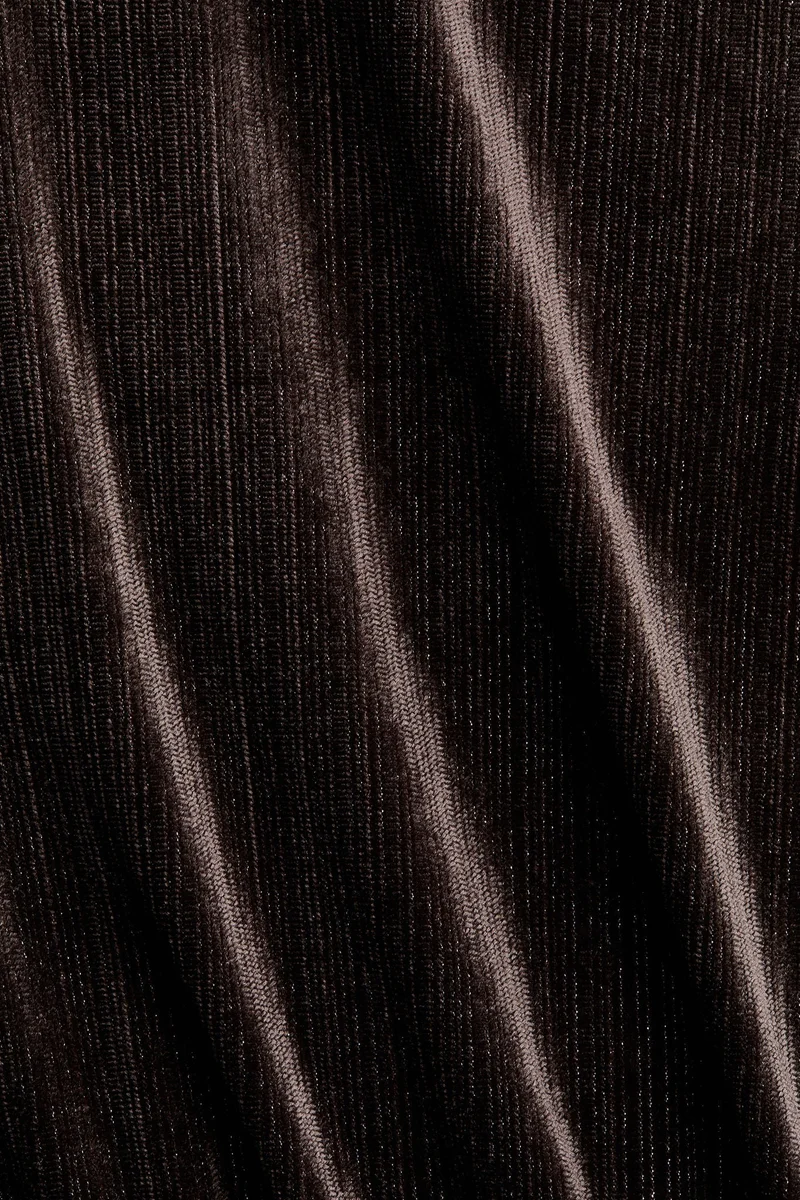 اتش اند ام فستان من الفيلور اللامع من تشكيلة ماما