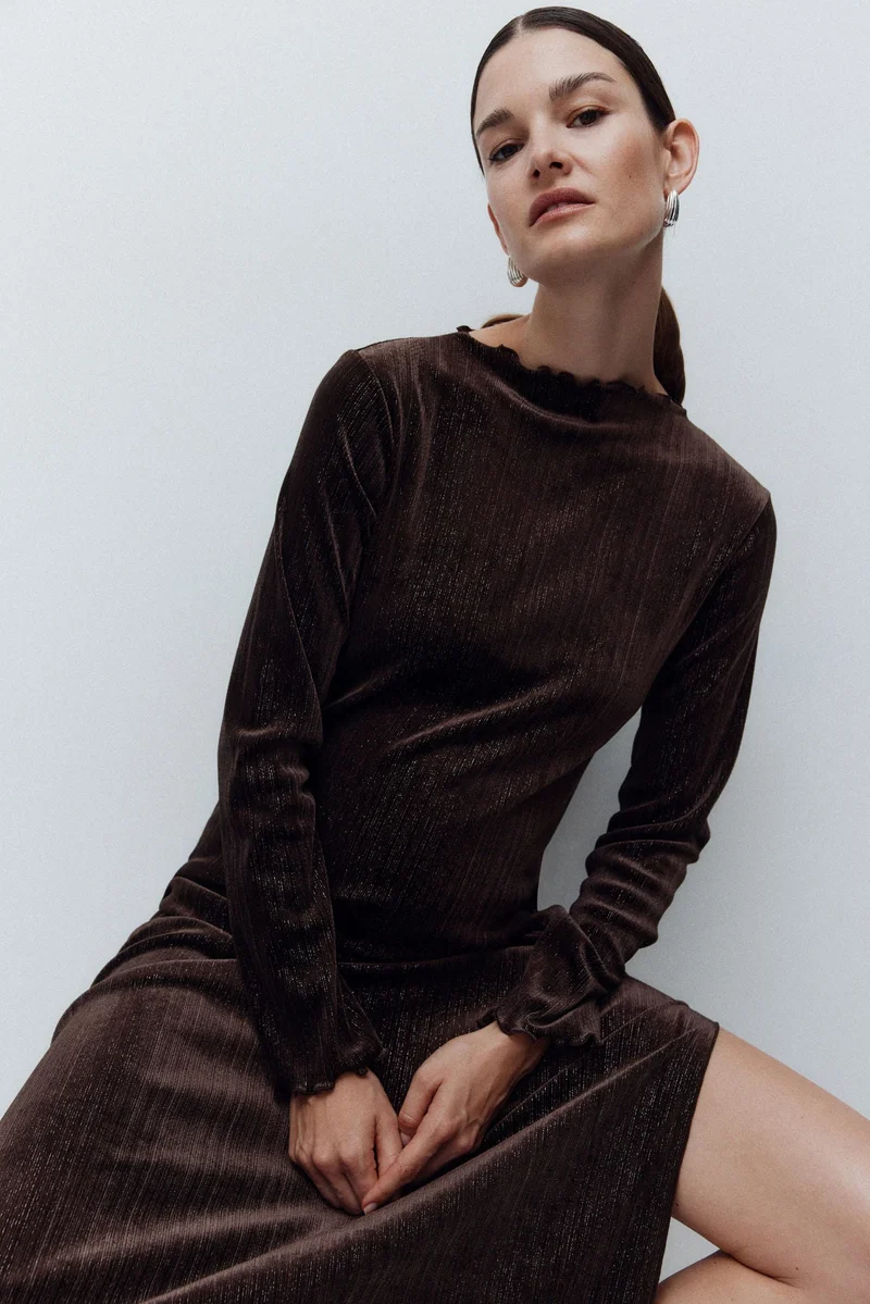 اتش اند ام فستان من الفيلور اللامع من تشكيلة ماما