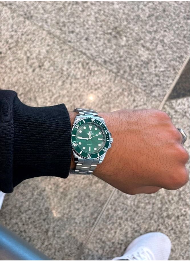 MIKE Classic men's watch in silver and green  - Image 4