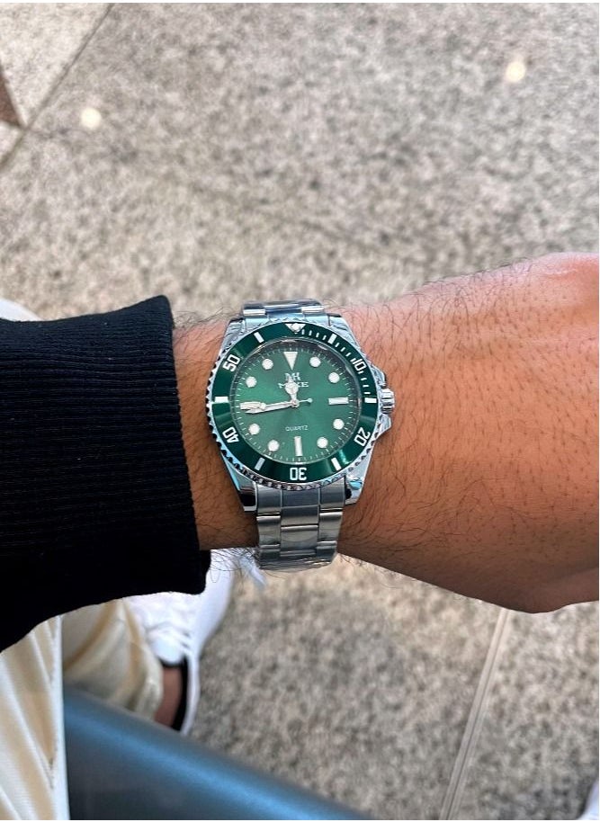 MIKE Classic men's watch in silver and green  - Image 2