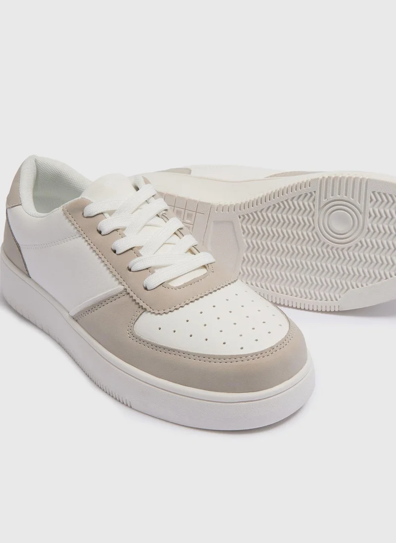 ماتلان Nude Court Trainers