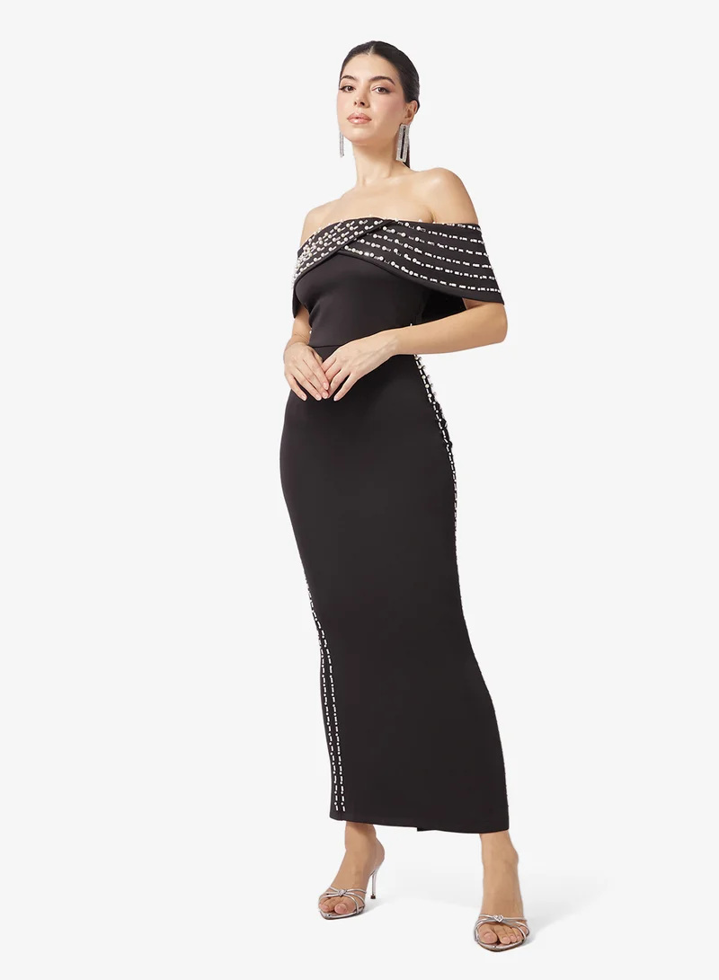 ايلا ليمتد اديشن فستان مزين بكتف مكشوف