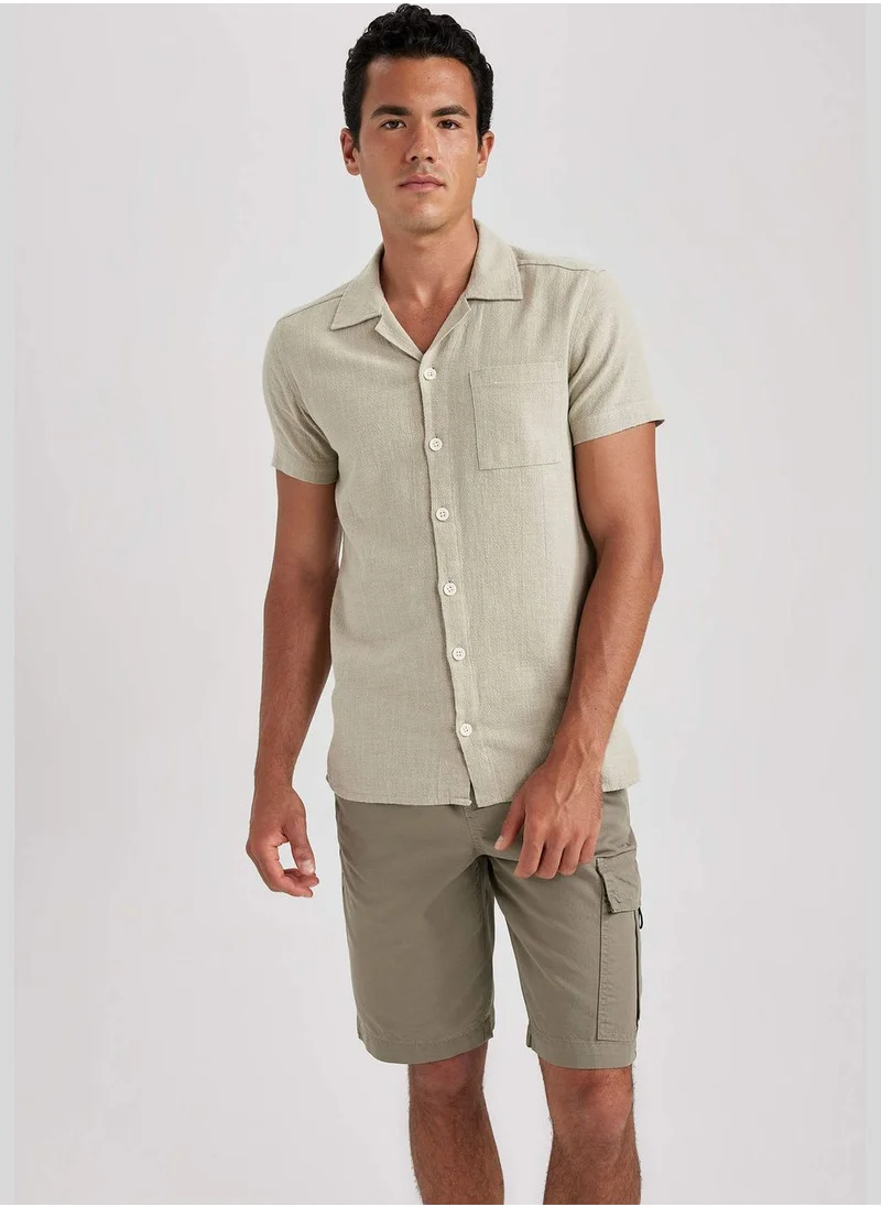ديفاكتو Man Woven Short Sleeve Shirt