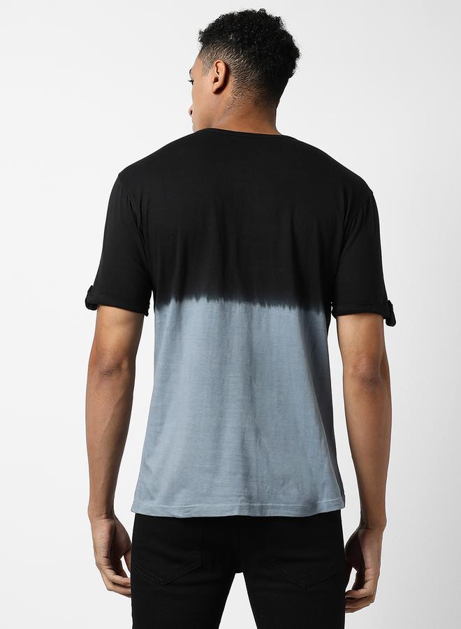 Campus Sutra Ombre Look Henley Neck T-Shirt by Styli  - Image 3