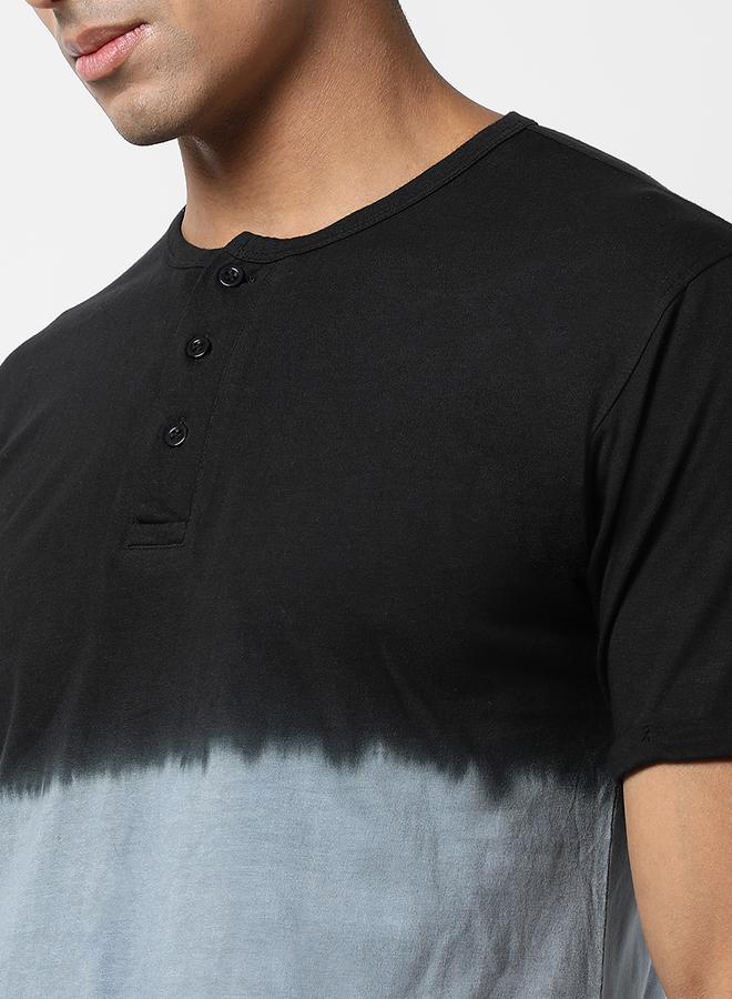 Campus Sutra Ombre Look Henley Neck T-Shirt by Styli  - Image 2