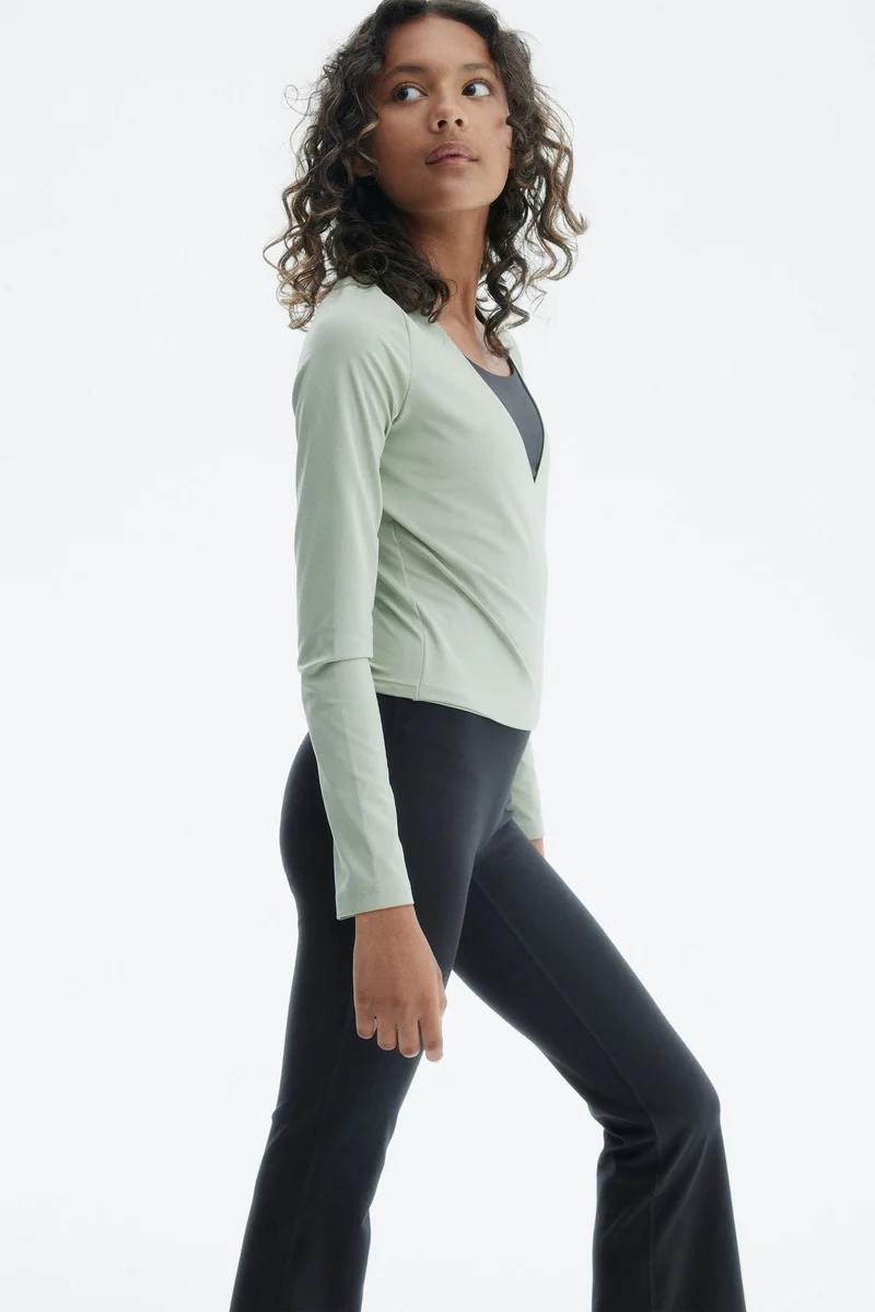 اتش اند ام لغينغز رياضي من نسيج سوفت موف بحافة سفلية واسعة