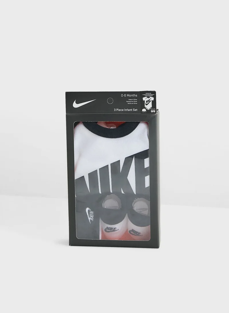 Nike Infant Futura Logo Box Set