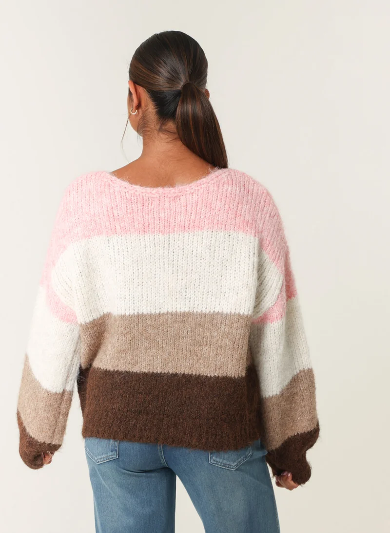 بلو فانيلا كنزة محبوكة بخطوط متعددة